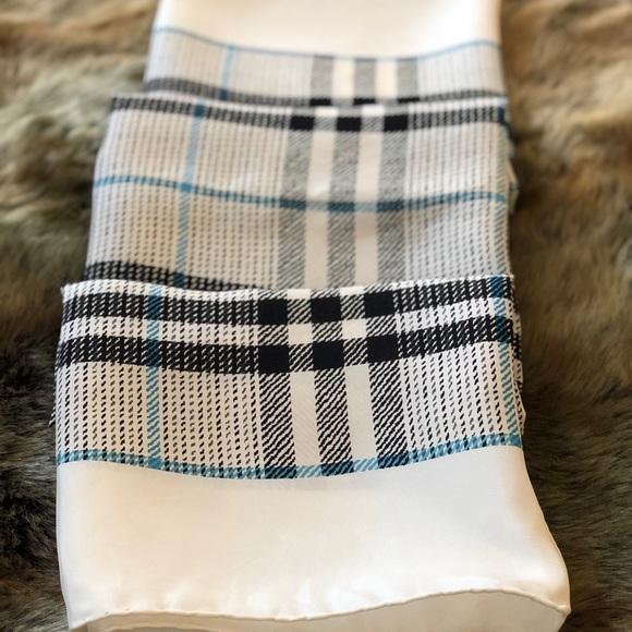 Authentic  Burberry Twill Silk Square Scarf - Picture 6 of 12